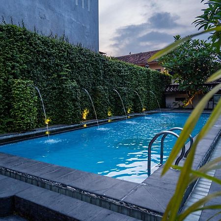 D Ajenk Boutique Guesthouse Kejayan Exterior photo