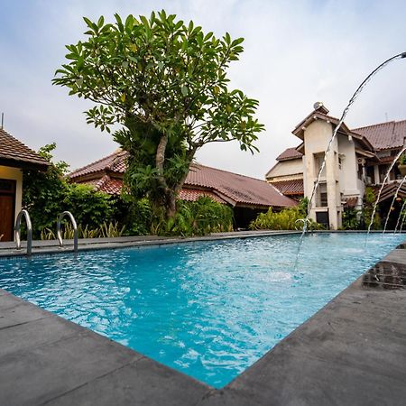 D Ajenk Boutique Guesthouse Kejayan Exterior photo