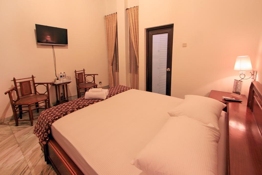 D Ajenk Boutique Guesthouse Kejayan Room photo